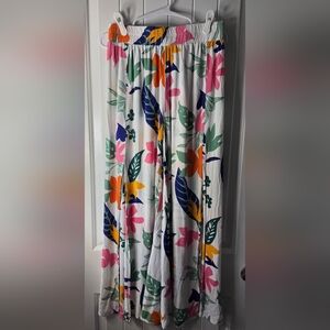Wide Split Leg White Floral Pants Multicolor Tropical Print Size Small ❤️
